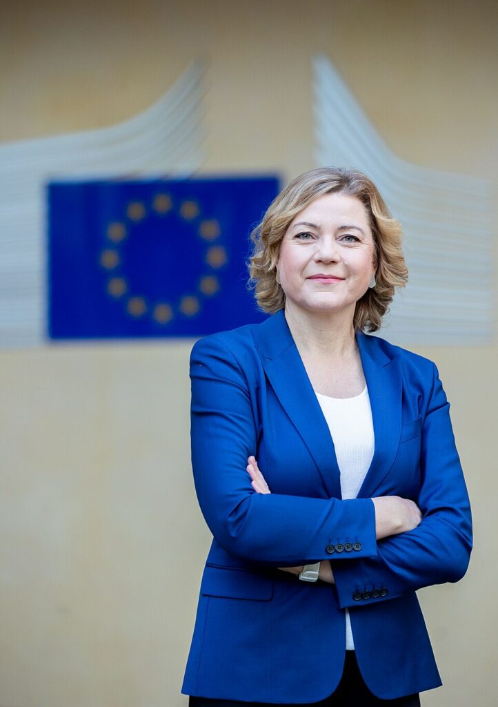Commission wants to reserve satellite frequencies for EU operators
