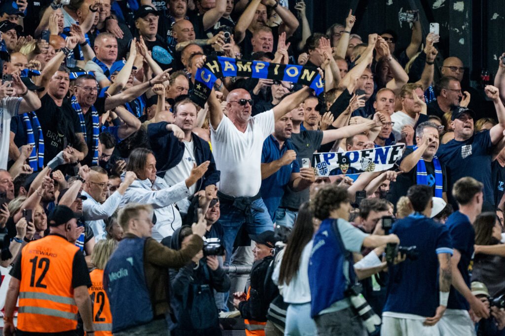 Mechelen police use pepper spray and detain four football fans