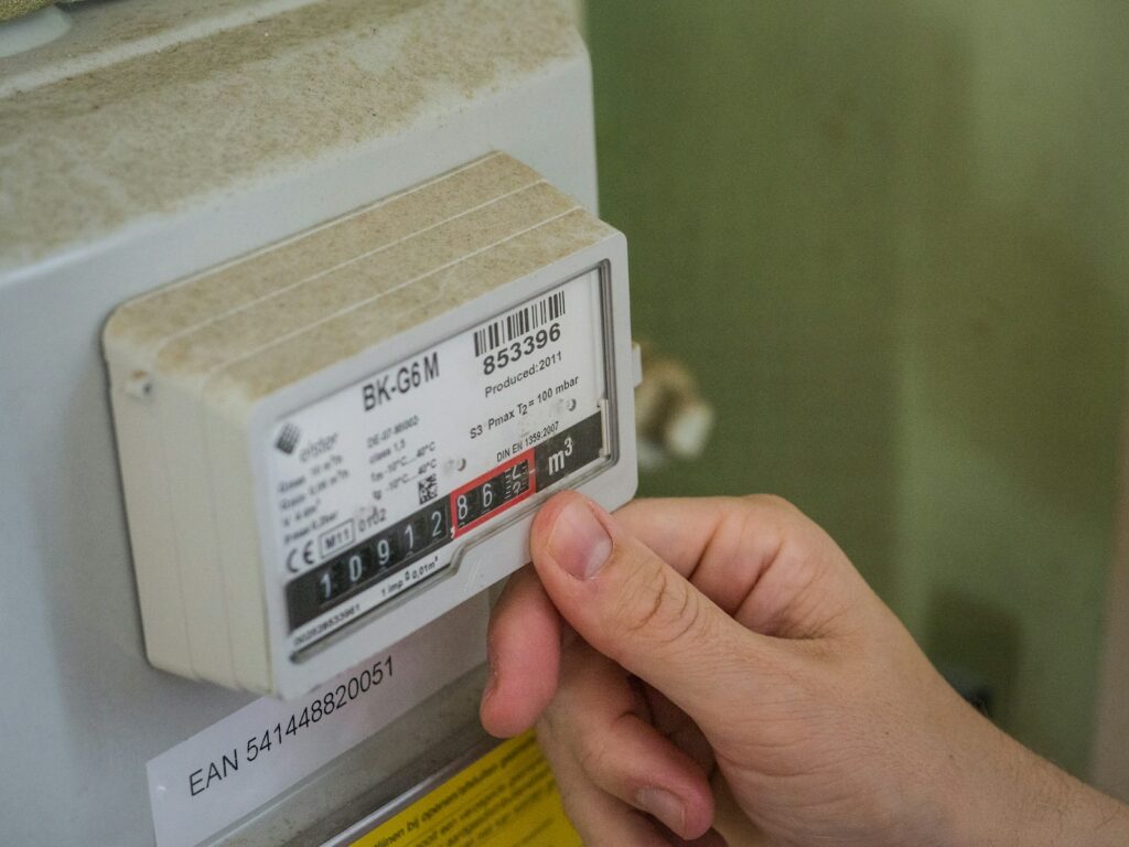 Stark gaps in EU household energy costs as taxes take bigger slice