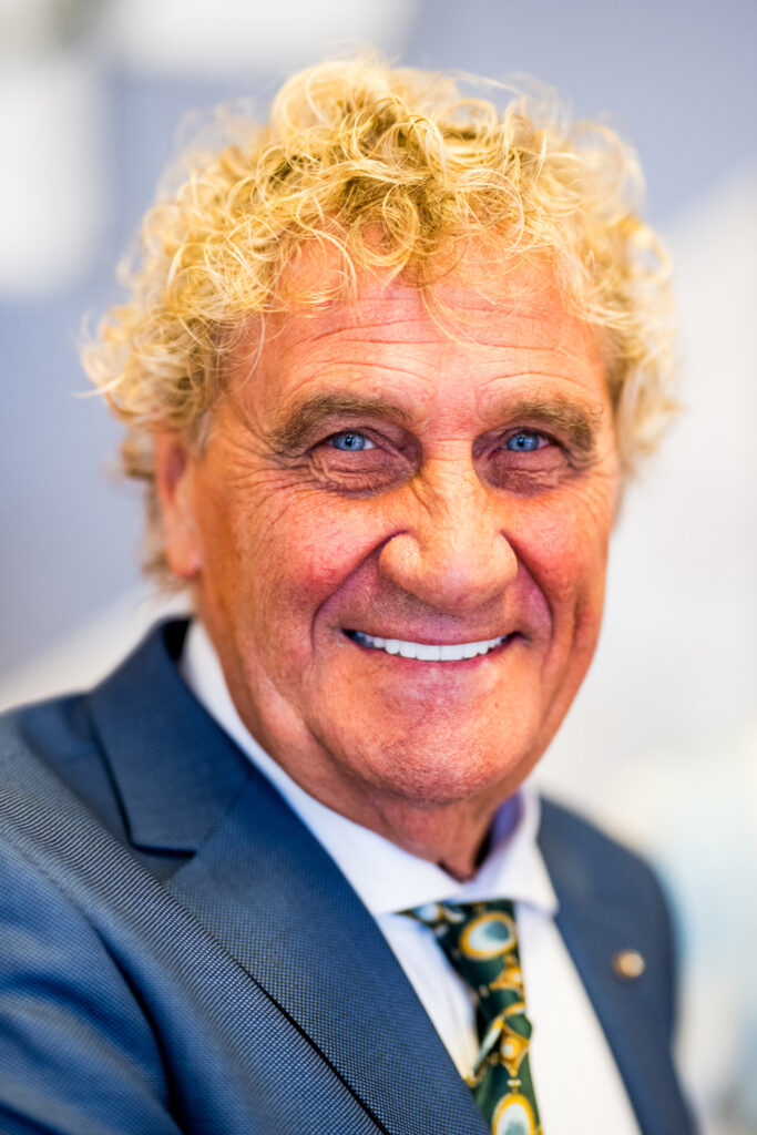 Jean-Marie Pfaff prepares to auction off Maradona jersey