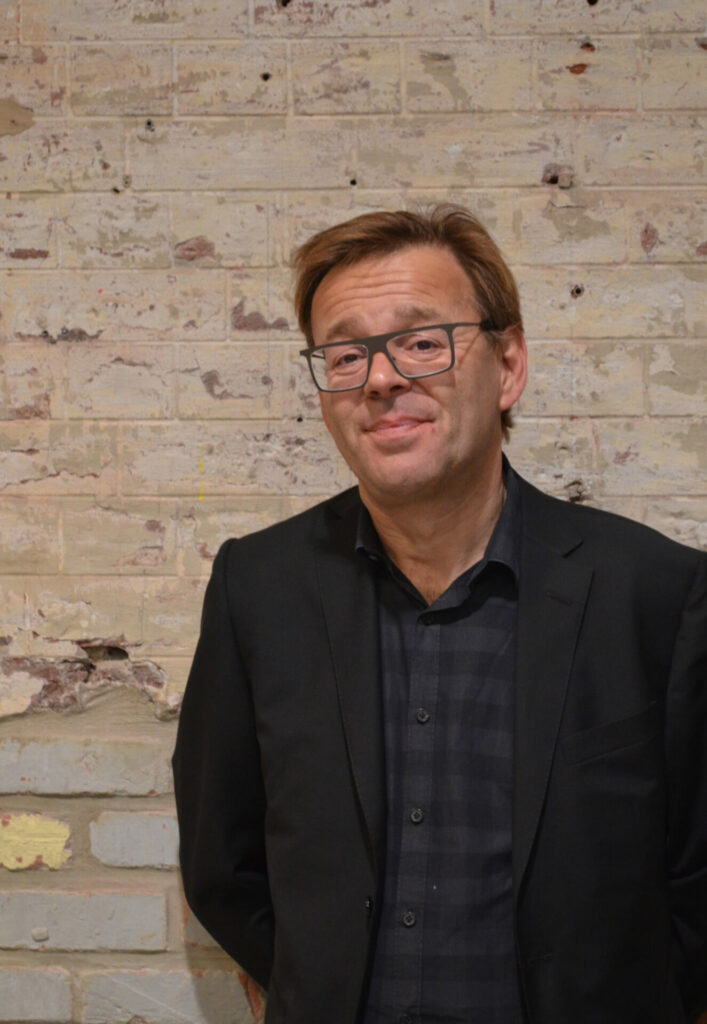 Artist Wim Delvoye denies double sale of artwork