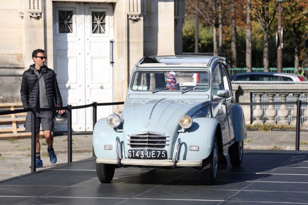 Citroen promises to launch electric version of the iconic 2CV