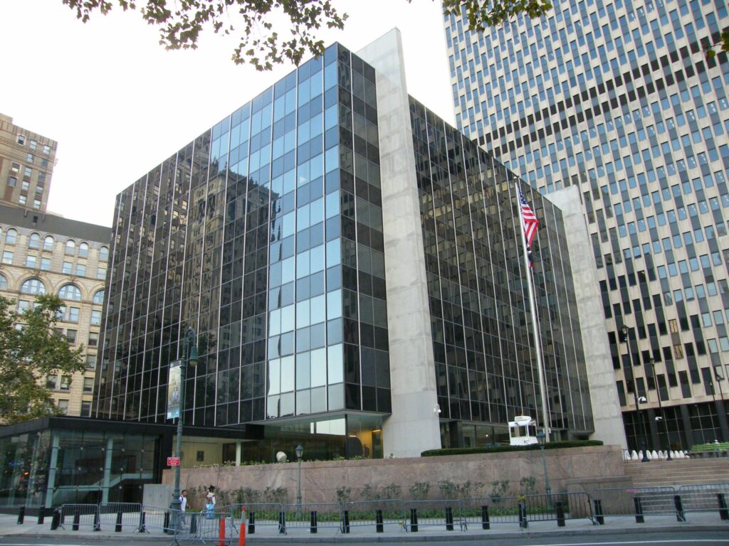US court throws out Trump's 10% global import tariff