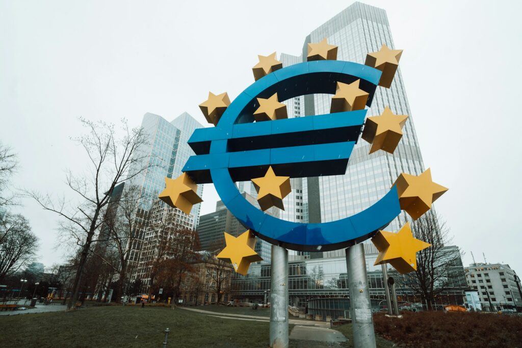 Financial ties strengthen in the euro area, but equity lags behind
