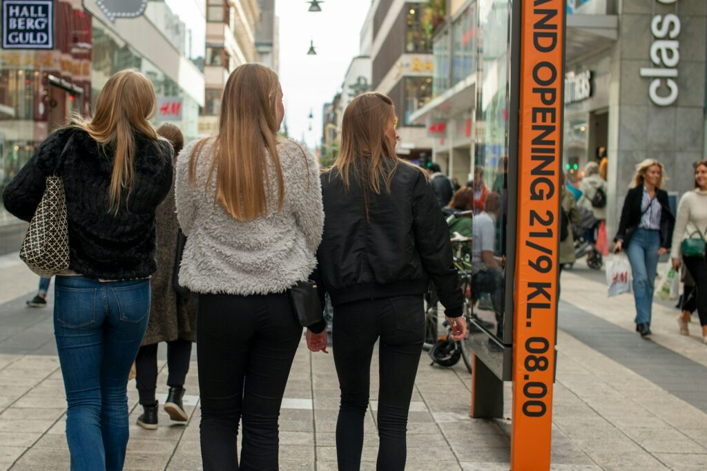 Youth disengagement in EU reaches record low, but stark gaps persist