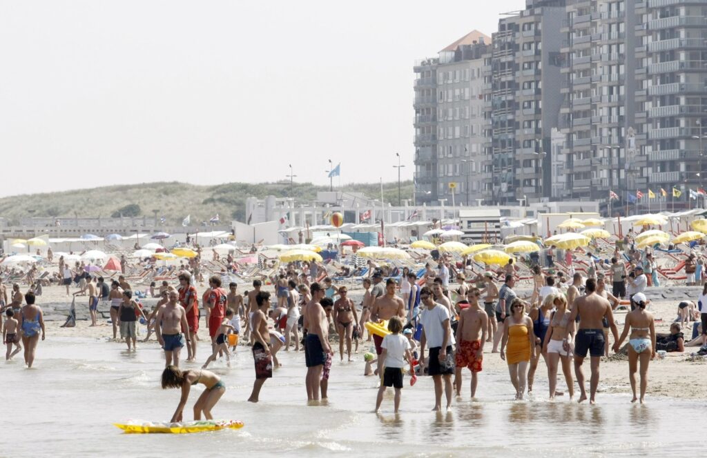 Coastal hotels top 500,000 overnight stays over the weekend