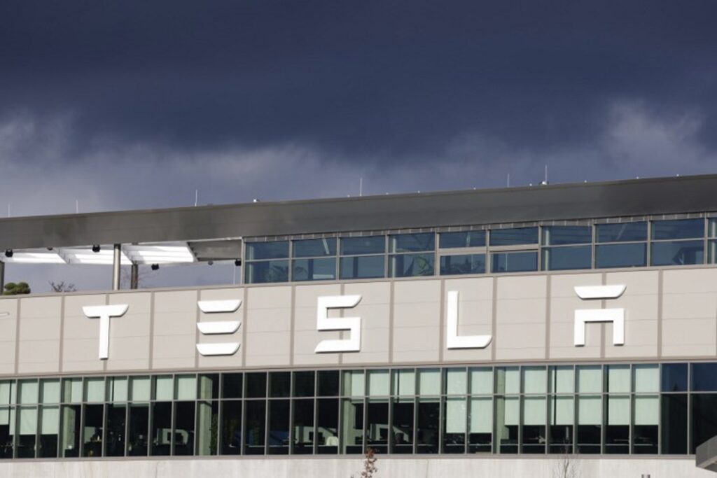 Tesla to create up to 1,500 new jobs at Berlin factory