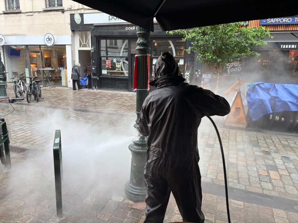 'We want the city centre to be spotless': Steam-cleaning operation launched to clean Brussels street furniture
