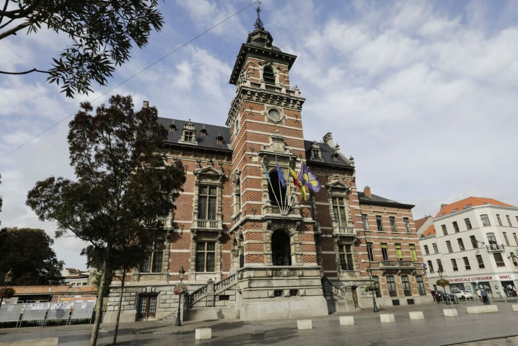 Brussels police conduct searches at social housing operator in Anderlecht