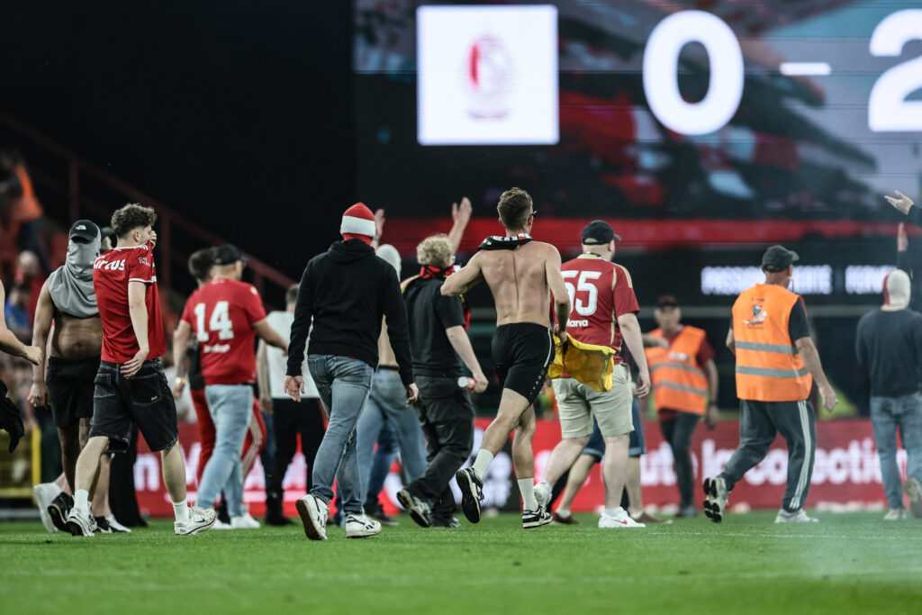Federal prosecutor opens investigation into hooliganism case