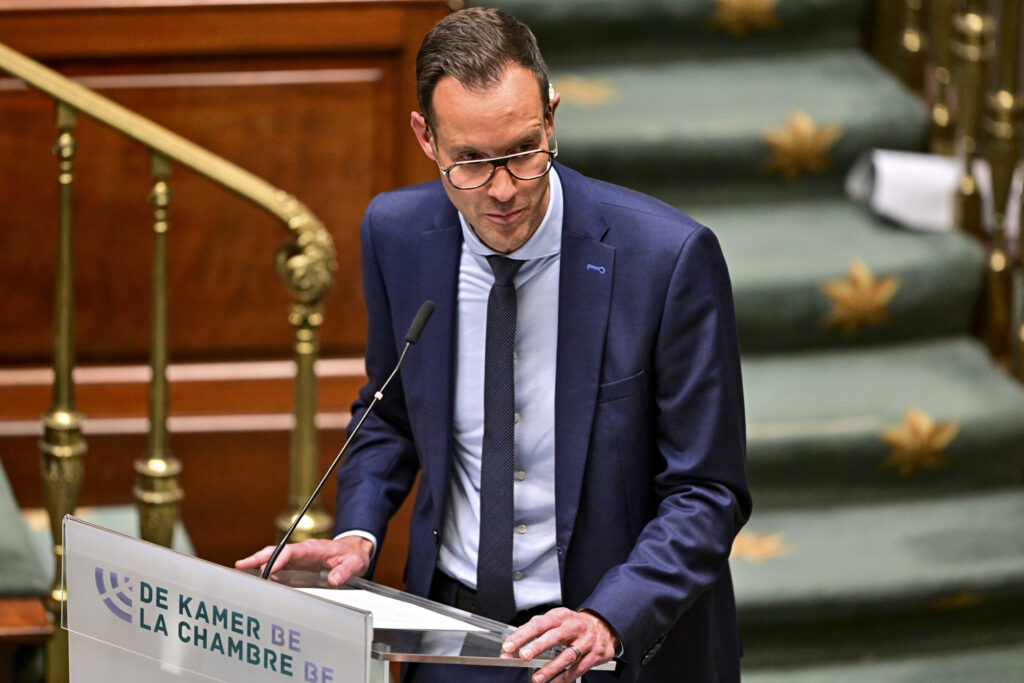 Minister reports wide benefit fraud among influencers and entertainers