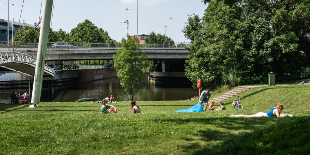 Young man hospitalised after swimming in Ghent river