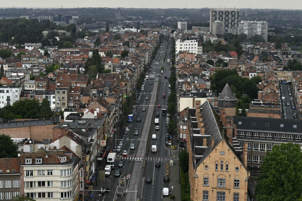 Child injured after being hit by a bus while cycling in Ganshoren