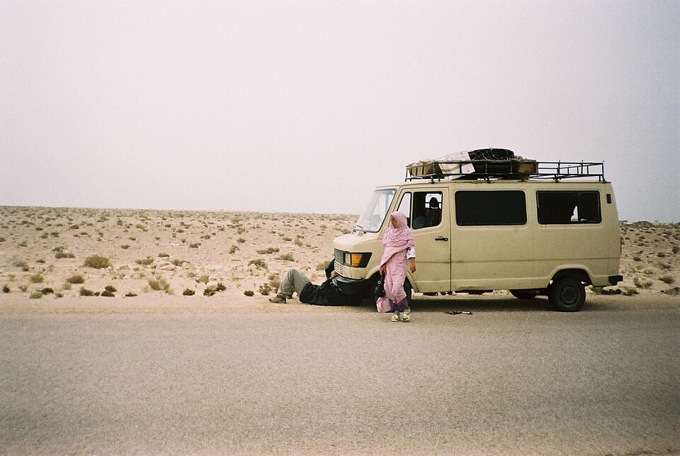 Forty-nine people die of dehydration after truck breakdown in the Sahara