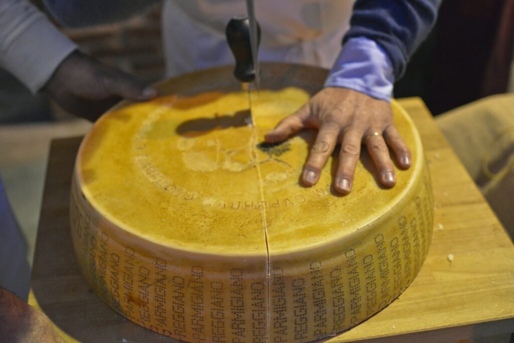 EU greenlights €11.9m Italian state aid for cheese production modernisation