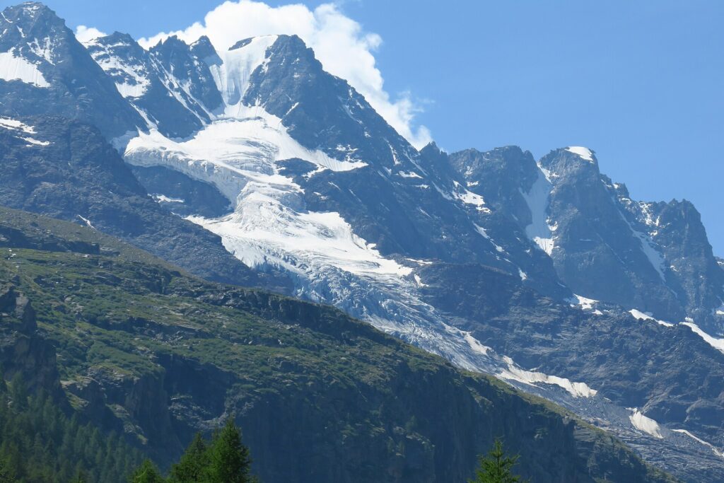 Three climbers die in the Italian Alps