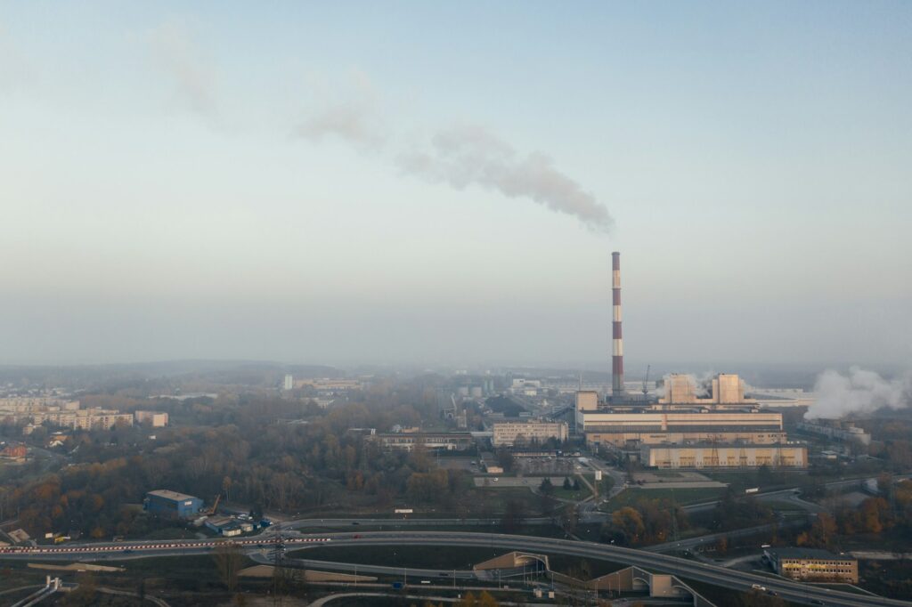 EU carbon market surplus triggers permit reduction, cutting auction volumes
