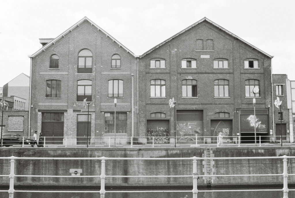 Waiting for work: a cold dawn shaped immigrant lives in Brussels