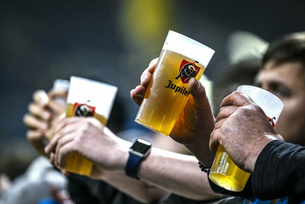 Is it always alcohol o'clock? New campaign questions Belgians' drinking habits