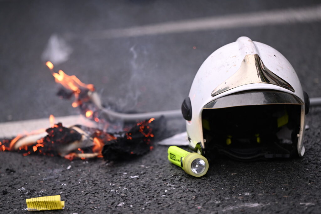 Belgian firefighters file indefinite strike notice