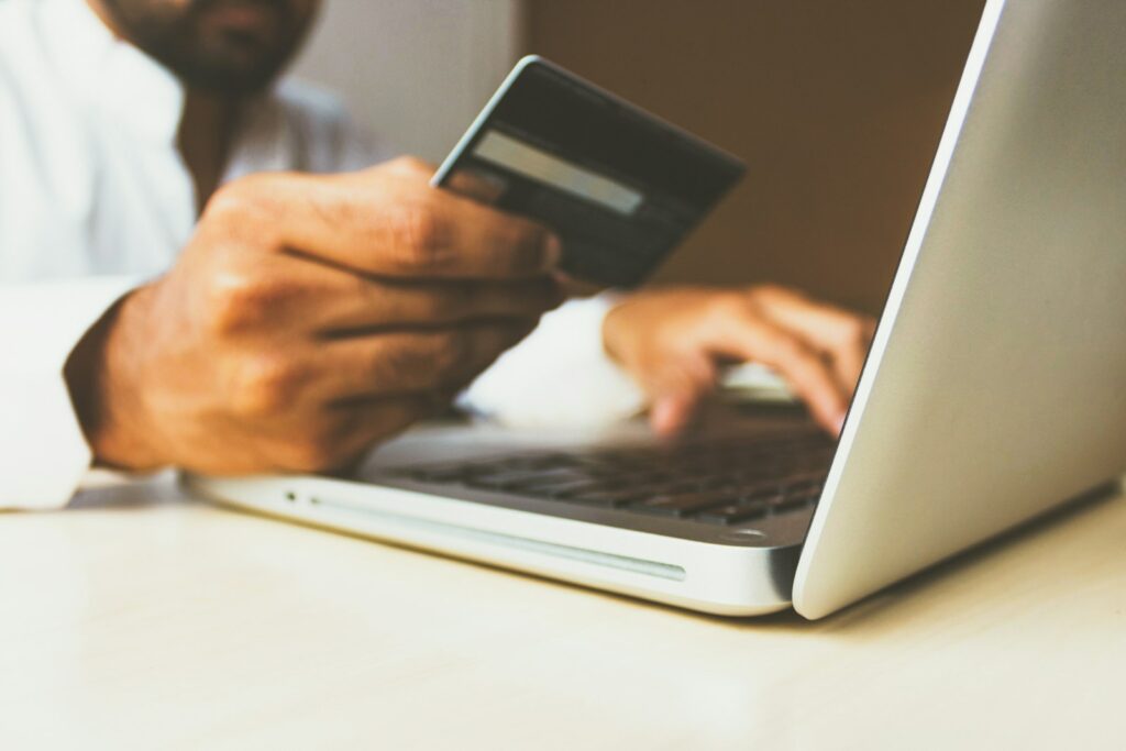 EIB's largest Poland R&D loan targets AI-driven e-commerce innovation