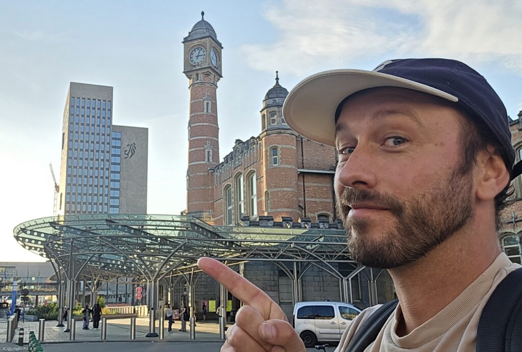 Now and then: The Belgian art teacher bringing Old Brussels back to life on Instagram