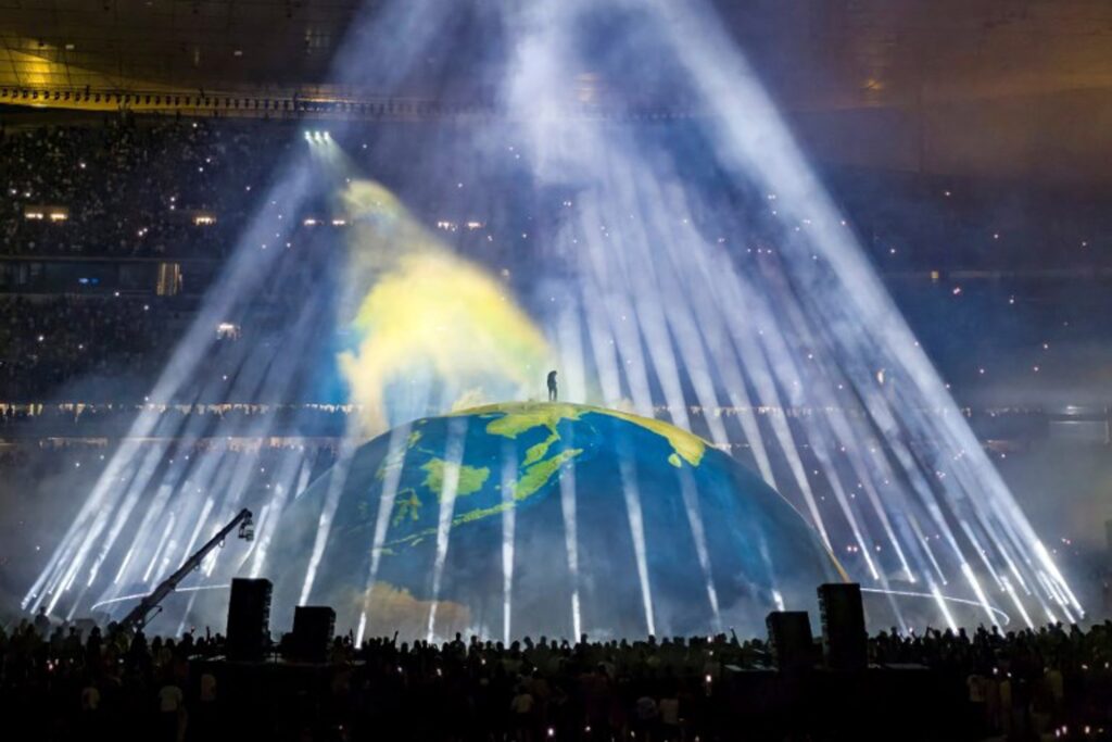 Kanye West performs in Dutch Arnhem without controversies