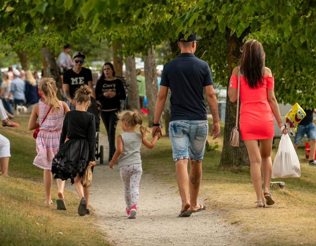 Brussels Parliament examines rise of 'no kids' venues&nbsp;in the Belgian capital