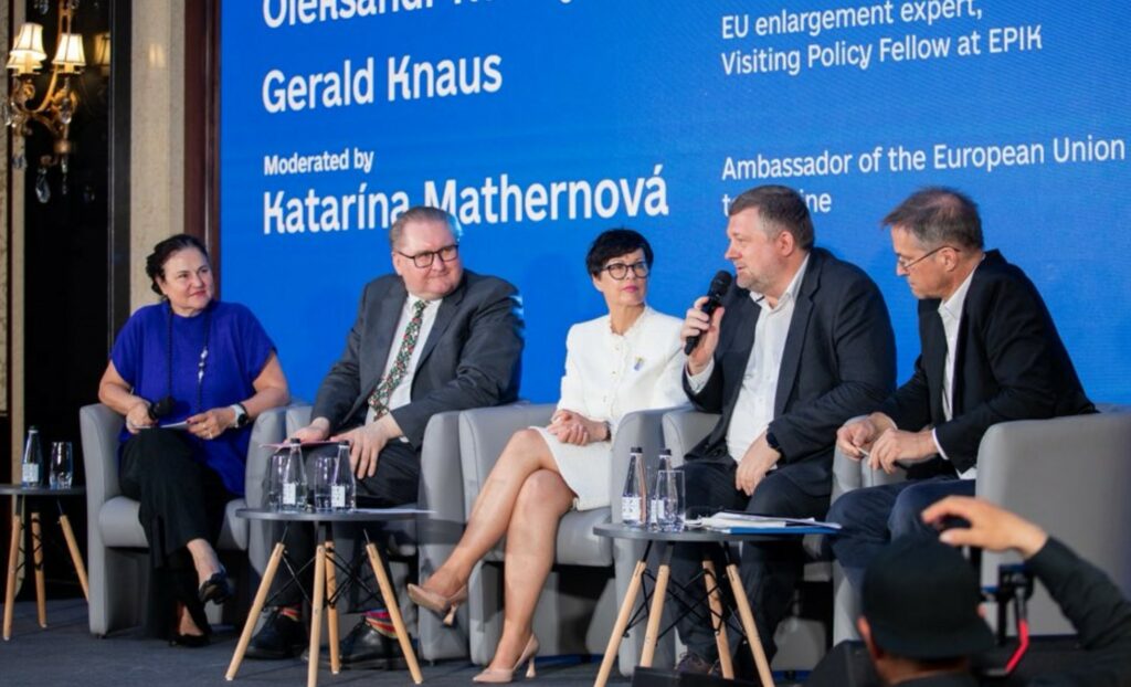 Ukraine to open first chapter in EU accession talks on June 15