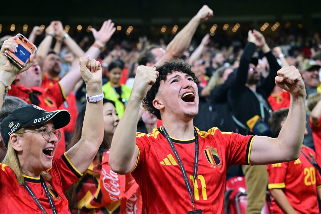 Belgium thrash New Zealand to reach World Cup knockouts