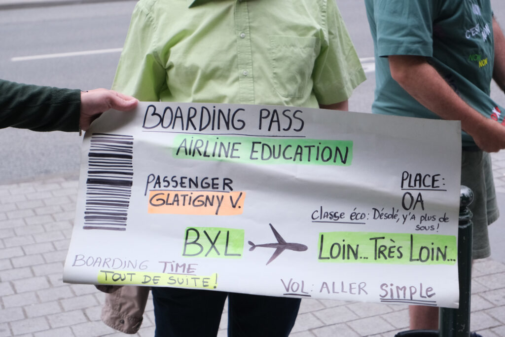 'Don't come back!': Brussels teachers stage protest outside minister's home