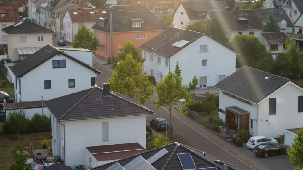 EU launches quest for replicable housing solutions to tackle renovation inequality