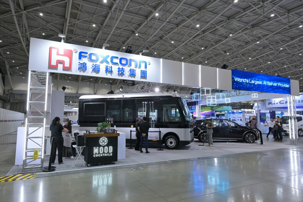 Foxconn to build up to 400,000 electric cars per year in Poland