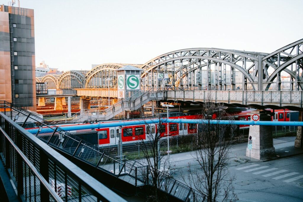 MEPs demand dual-use infrastructure upgrades, faster defence mobility permits