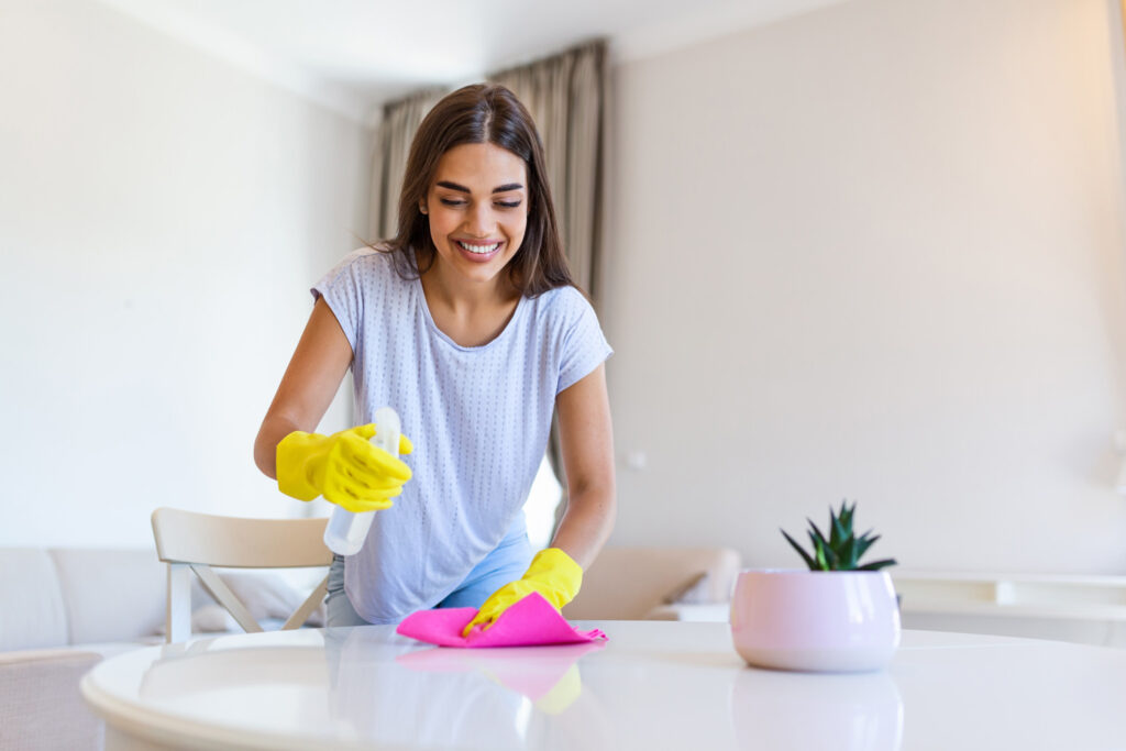 Brussels politicians step into the shoes of cleaners
