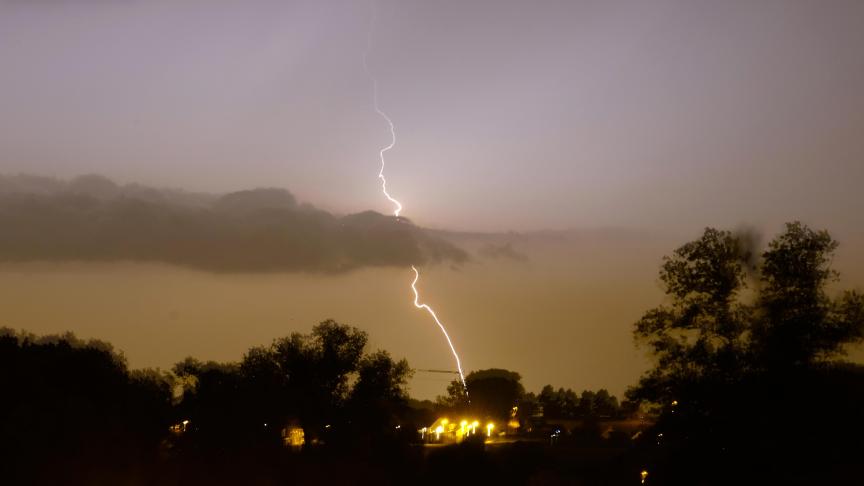 Orange thunderstorm warning for much of the country