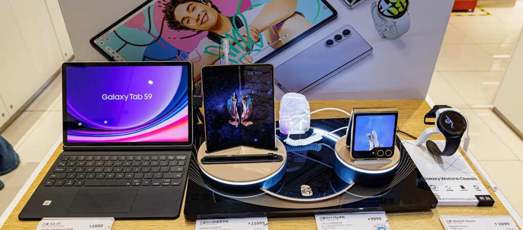Samsung launches new foldable smartphone model