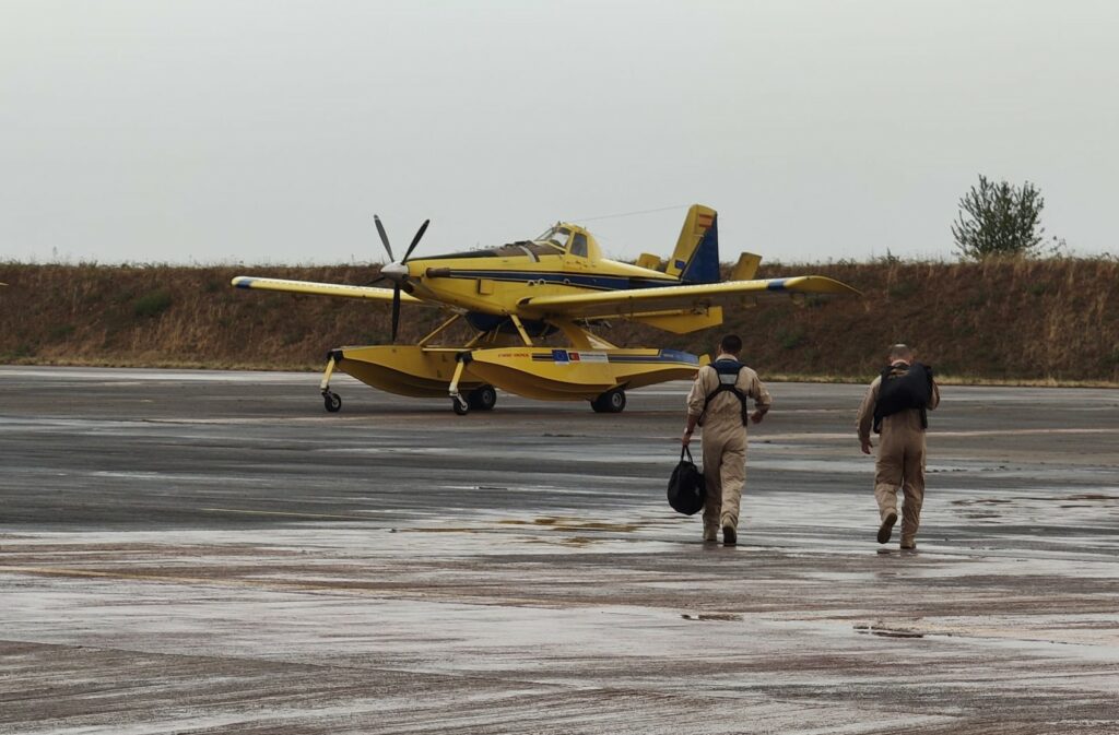 EU firefighting squad tackles French and Spanish wildfires as hundreds flee homes