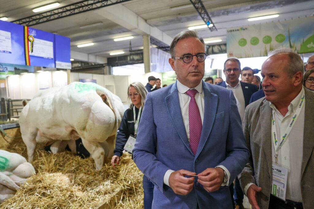 'I'm a real city boy,' says De Wever as he promises more support to Belgian farmers