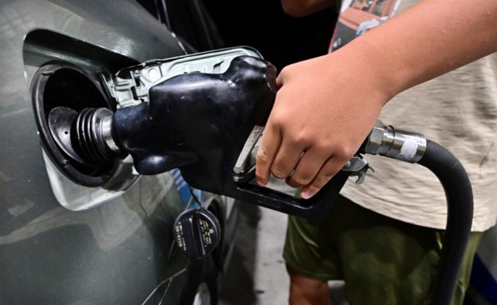 Oil prices rising again after resumption of air strikes in Middle East war