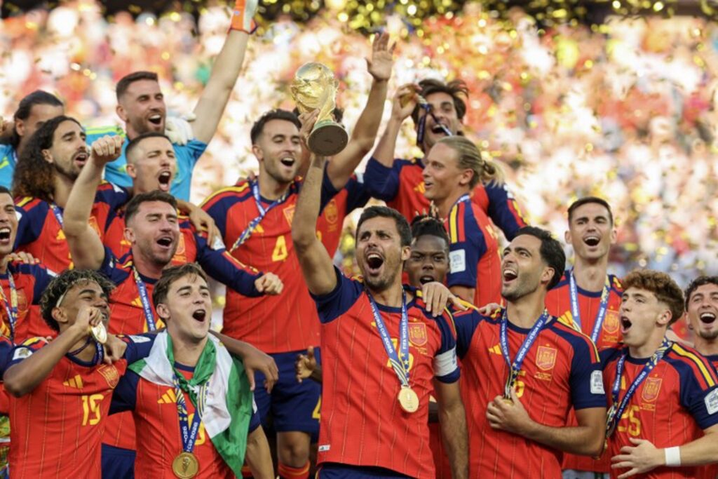 Spain regains the top spot in the standings the day after winning the title; Belgium is in 8th place