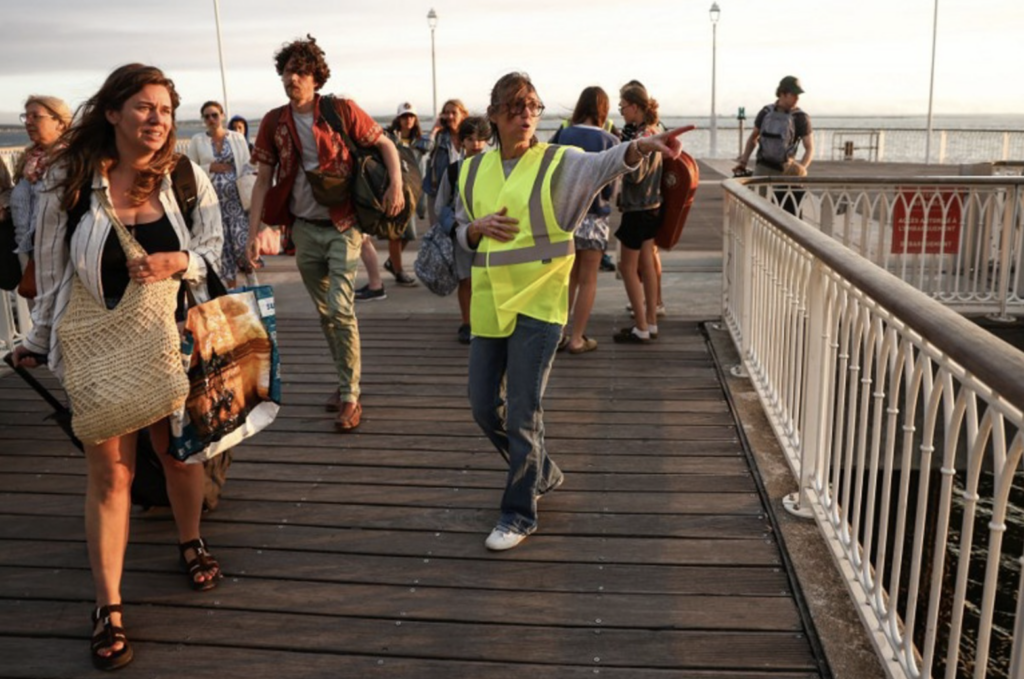Wildfire forces mass evacuations at popular French holiday destination for Belgians