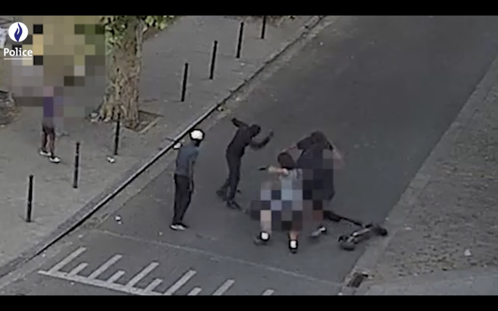 Police seek four suspects after man assaulted and robbed in broad daylight in Brussels