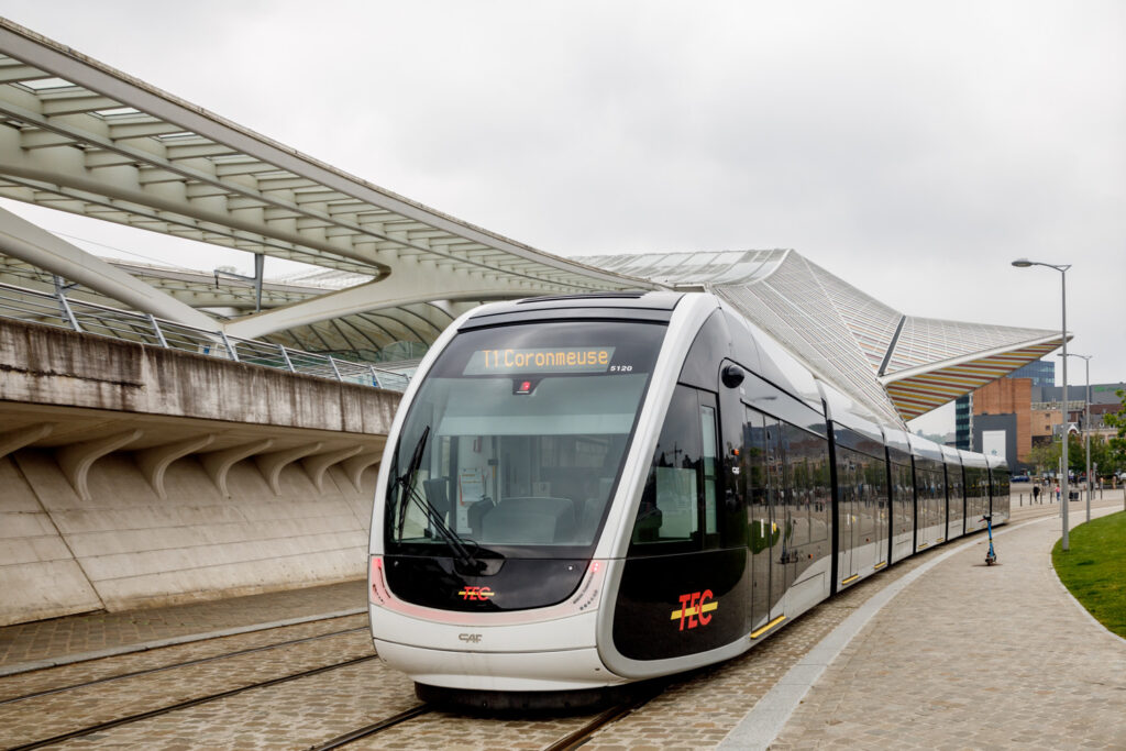 Trams, the rise of cycling, and a surge in hornet nests marked the year 2025 in Liège