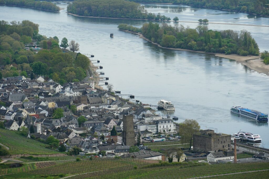EU waterway freight dips 3%, with agriculture transport seeing steep decline