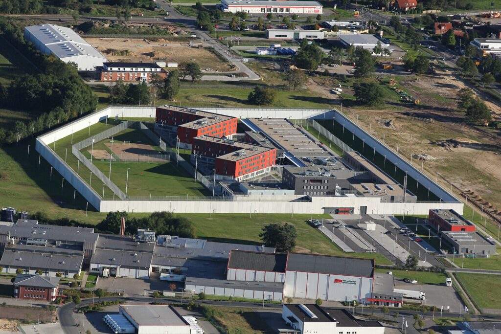 Germany: Man who shot dead six people at mother-and-child centre kills himself in prison