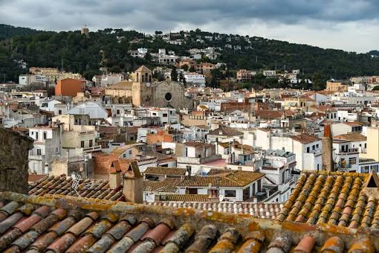 Belgian man on the run after allegedly setting his ex-partner's B&B on fire in Spain