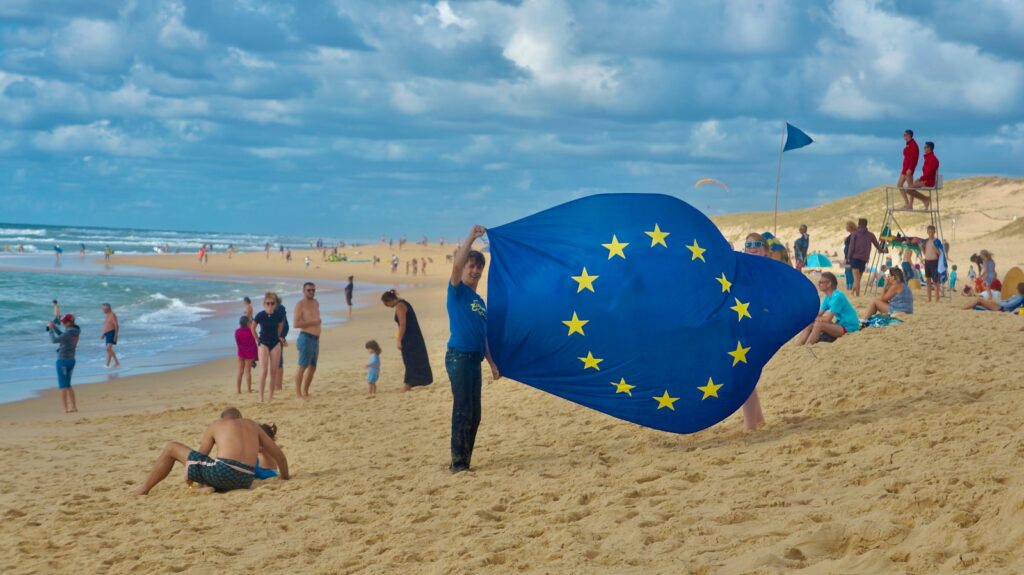Confidence in EU stability rises, but global pessimism grows among Europeans