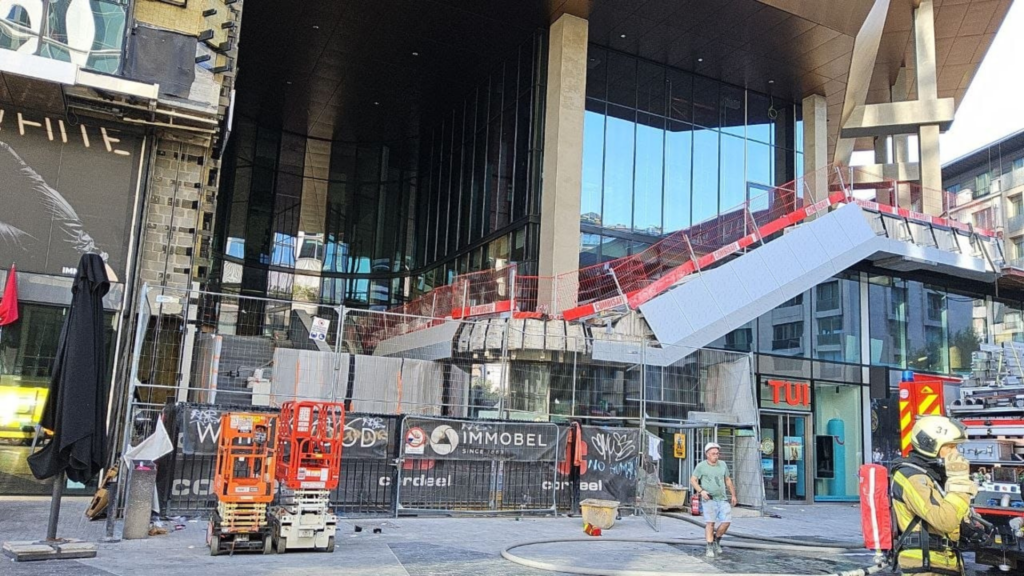 Fire near Place De Brouckère leaves at least two people injured