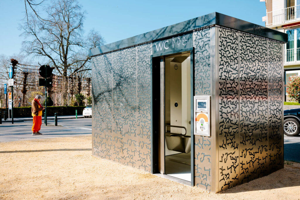 Brussels expands access to public restrooms